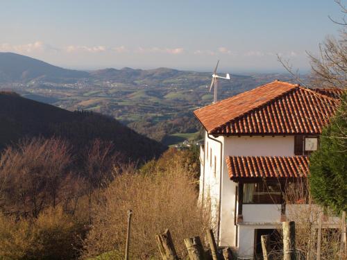 Ofertas en Casa Rural Enekonea (Chalet de montaña), Urdax (España)