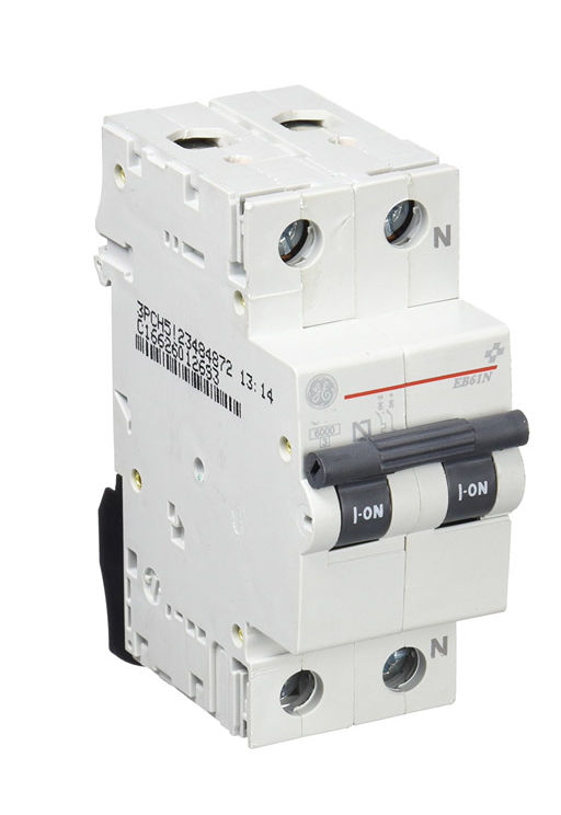 Interruptor Magnetotérmico 1P+N 32A curva C 6KA General Electric 674005 EAN 5413656740056