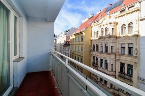 Ofertas en Balcony Apartment - Next to Opera (Apartamento), Viena (Austria)