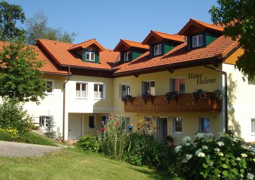 Ofertas en Frühstückpension Haus Helene (Hostal o pensión), Schörfling am Attersee (Austria)