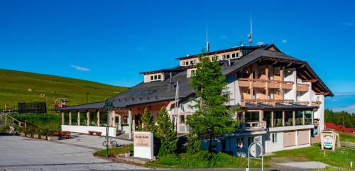 Ofertas en Kinderhotel Schneekönig (Hotel), Patergassen (Austria)