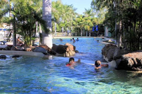 Ofertas en Big4 Aussie Outback Oasis Holiday Park (Camping resort), Charters Towers (Australia)