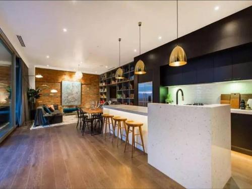 Ofertas en ReadySet Apartments at Glasshouse (Apartamento), Melbourne (Australia)