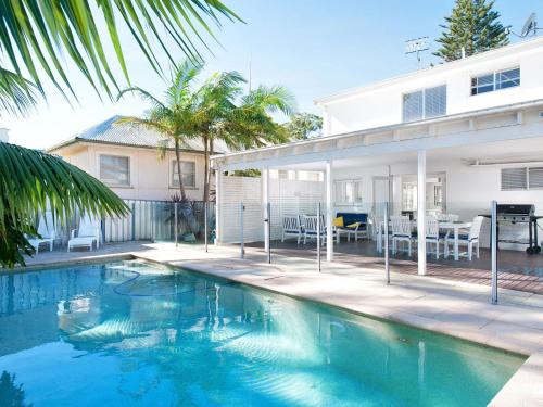 Ofertas en The White House fantastic house with pool linen and WII U (Casa o chalet), Shoal Bay (Australia)