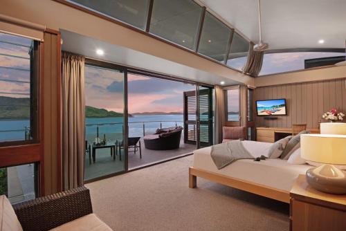 Ofertas en Yacht Club Villa 33 - Serenity - 4 Bedroom 4 Bathroom House Ocean Views 2 Buggies (Apartamento), Isla Hamilton (Australia)