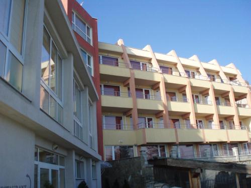 Ofertas en Apartments Einstein - apartments for rent (Apartamento), Golden Sands (Bulgaria)