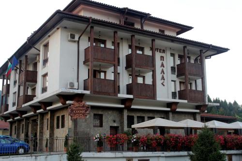 Ofertas en Eleni Palace (Hotel), Elena (Bulgaria)