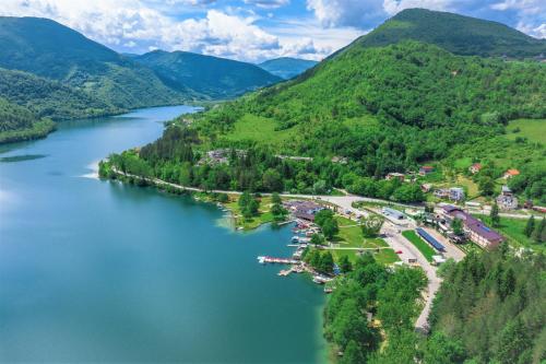 Ofertas en Hotel Plivsko jezero (Hotel), Jajce (Bosnia y Herzegovina)