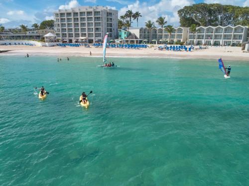Ofertas en Sea Breeze Beach House All Inclusive by Ocean Hotels (Hotel), Christ Church (Barbados)