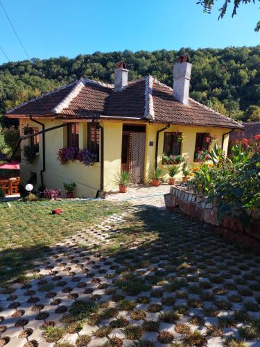Ofertas en Guest House „Ivanovata house” (Hostal o pensión), Yanʼovets (Bulgaria)