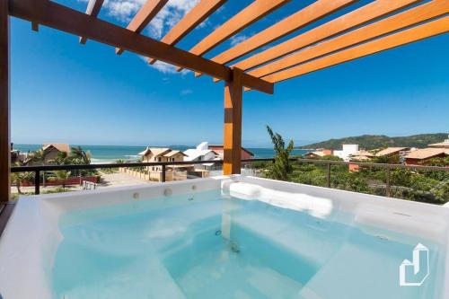 Ofertas en 03 suítes climatizadas e jacuzzi externa aquecida (Casa o chalet), Bombinhas (Brasil)