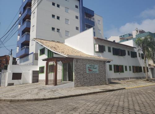 Ofertas en Chilli Brasil Suite (Hostal o pensión), Ubatuba (Brasil)