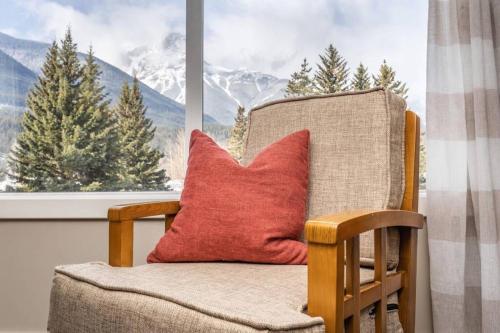 Ofertas en 3 Bedroom Mountain Retreat New full-renovation Near Banff Canmore Sleeps 8 Sanitizing Protocols NEWLY UPGRADED HIGH-SPEED WIRELESS INTERNET (Apartamento), Dead Man's Flats (Canadá)