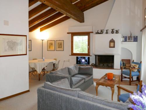 Ofertas en Apartment Chesa Prasüra 10 (Apartamento), Sils-Maria (Suiza)