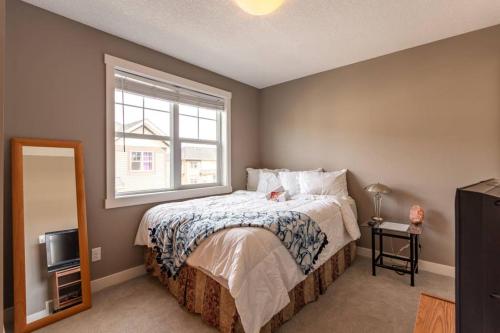 Ofertas en el MT-Calgary Townhome, 90min to Banff, Full Kitchen, 30min Airport, WD, Smart TV (Apartamento) (Canadá)