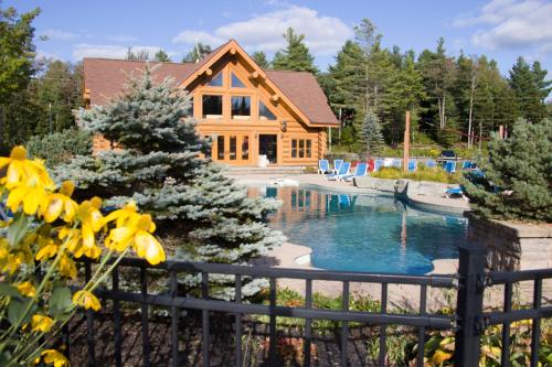 Ofertas en Fiddler Lake Resort (Hotel), Mille-Isles (Canadá)