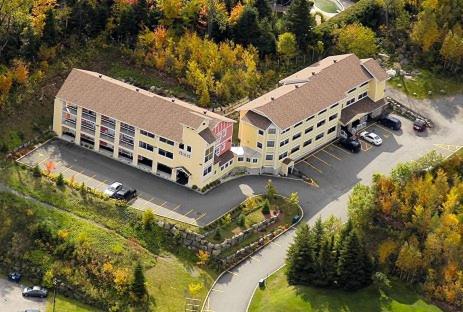 Ofertas en Hotel and Suites Les Laurentides (Hotel), Saint-Sauveur-des-Monts (Canadá)