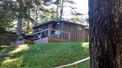 Ofertas en The Pines Cottage Resort (Camping resort), Oxtongue Lake (Canadá)