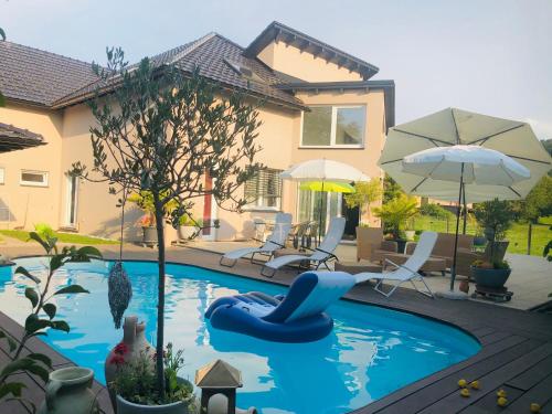 Ofertas en Charming Villa with Private Swimmingpool (Villa), Attalens (Suiza)