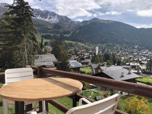 Ofertas en Swiss Chalet with view and parking (Chalet de montaña), Verbier (Suiza)