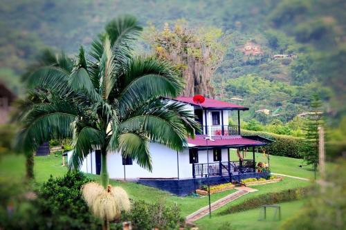 Ofertas en El mejor lugar para tu descanso! Cabaña a 15 mins de la ciudad (Chalet de montaña), Frailes (Colombia)