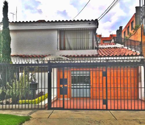 Ofertas en Oficina Santa Barbara, Usaquen, Unicentro Norte (Habitación en casa particular), Bogotá (Colombia)