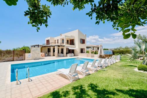 Ofertas en 5 bedroom Villa Poseidon with private pool, Aphrodite Hills Resort (Villa), Kouklia (Chipre)