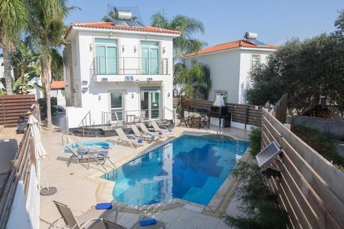 Ofertas en el Beautiful 5 Star Holiday Villa in a Prime Location in Protaras, Book Early to Secure Your Dates, Protaras Villa 1269 (Villa) (Chipre)