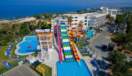 Ofertas en Leonardo Laura Beach & Splash Resort (Resort), Pafos (Chipre)