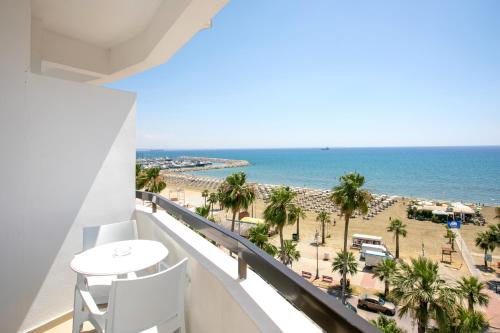 Ofertas en Les Palmiers Beach Boutique Hotel & Luxury Apartments (Hotel), Lárnaca (Chipre)