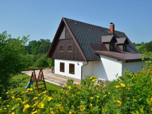 Ofertas en Modern Cottage near Ski area in Stupna Czech Republic (Villa), Vidochov (República Checa)