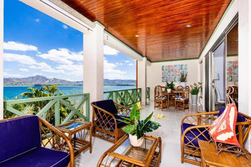 Ofertas en Punta Plata 504 - NEWLY!! Remodeled Beautiful Ocean Front Condo (Apartamento), Playa Flamingo (Costa Rica)
