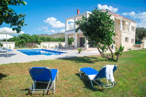 Ofertas en Stunning new BEACH FRONT villa,1st Line to the beach, Large Pool, Wonderful Area (Villa), Argaka (Chipre)