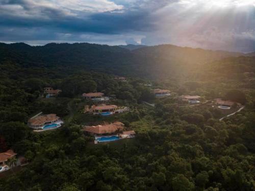 Ofertas en Villas Roma Del Mar (Hotel), Playa Naranjo (Costa Rica)