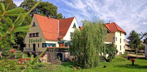 Ofertas en Hotel & Restaurant 5 Linden (Hotel), Wickerode (Alemania)