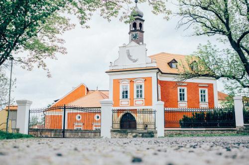 Ofertas en Savoia Castle (Casa rural), Škvorec (República Checa)