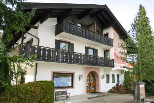 Ofertas en Apartment-Hotel Sonnenhang (Hotel), Bad Kohlgrub (Alemania)
