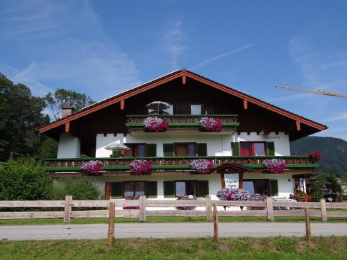 Ofertas en Hotel - Pension Alpenstern (Hostal o pensión), Schönau am Königssee (Alemania)