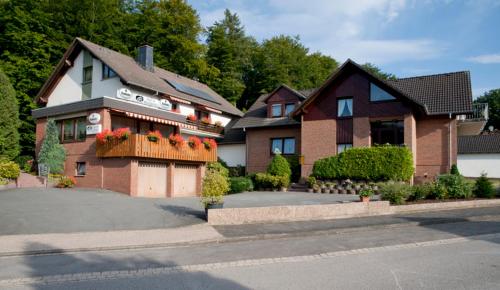 Ofertas en Pension Haus am Waldesrand (Hostal o pensión), Schieder-Schwalenberg (Alemania)