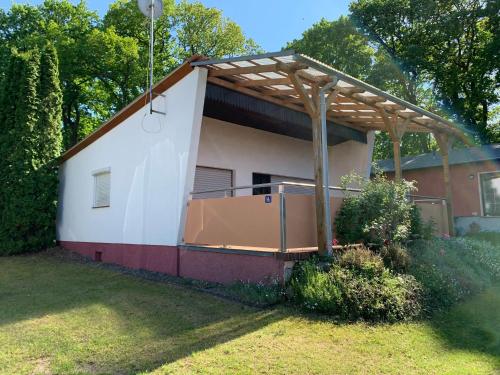 Ofertas en Gemütlicher Bungalow an der mecklenburgischen Seenplatte (Casa o chalet), Jabel (Alemania)