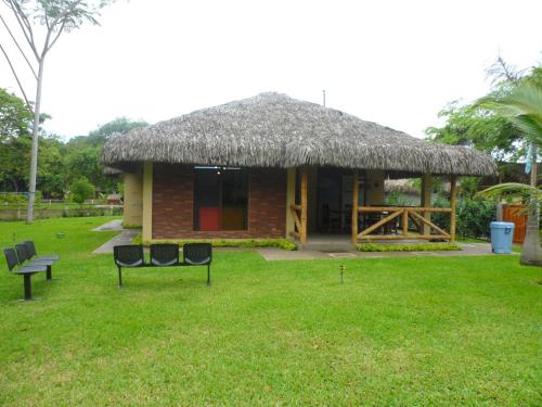 Ofertas en Hospedajes de Pato (Villa), Olón (Ecuador)
