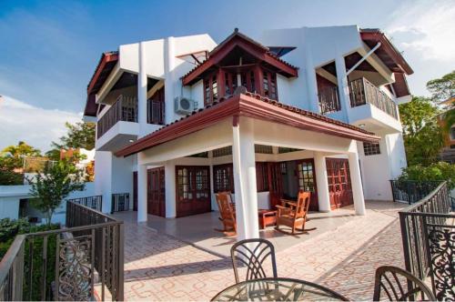 Ofertas en Mountain top ocean view mansion great for parties (Villa), Alto de los Castillos (Rep. Dominicana)