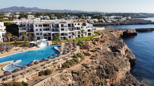 Ofertas en Alua Suites Las Rocas (Hotel), Cala d'Or (España)