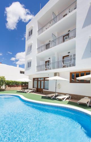 Ofertas en Apartamentos Sofía Playa Ibiza (Apartamento), Es Canar (España)