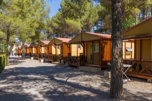 Ofertas en Camping-Bungalows Altomira (Camping), Navajas (España)