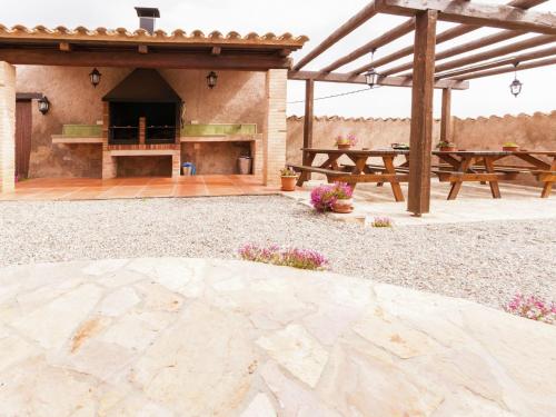 Ofertas en Comfy Cottage in Maians with Swimming Pool (Casa o chalet), Castellfullit del Boix (España)