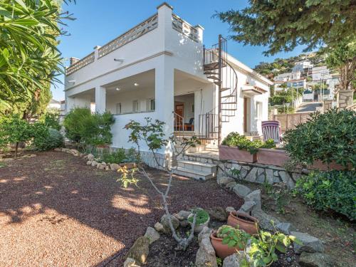 Ofertas en el Modern Holiday Home with Private Terrace in Roses Spain (Casa o chalet) (España)