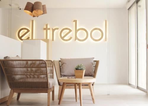 Ofertas en El Trebol Bar & Hotel Only Adults (Hostal o pensión), Carboneras (España)