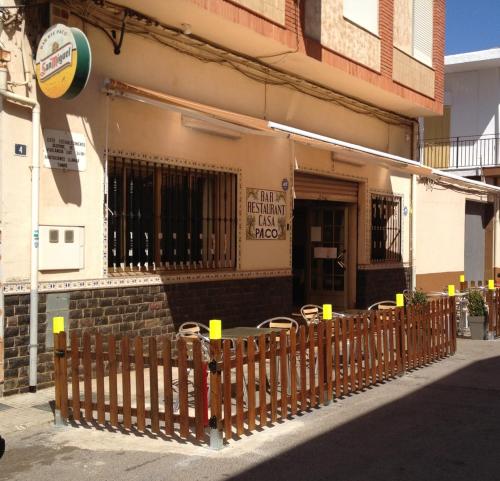 Ofertas en Hostal Casa Paco (Hostal o pensión), Chilches (España)
