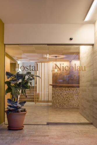 Ofertas en Hostal Residencia Nicolau (Hotel), San Antonio (España)